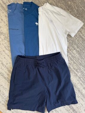Lot of 4 ABERCROMBIE KIDS 3 Tshirts 1 Hybrid pull up shorts. Boys size 13/14.